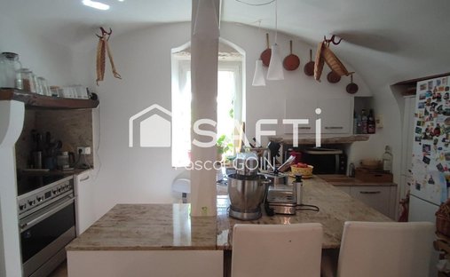 Saint Jean De Maruéjols Gard Castle With 2 Gites, A Large Private Area And Swimming Pool