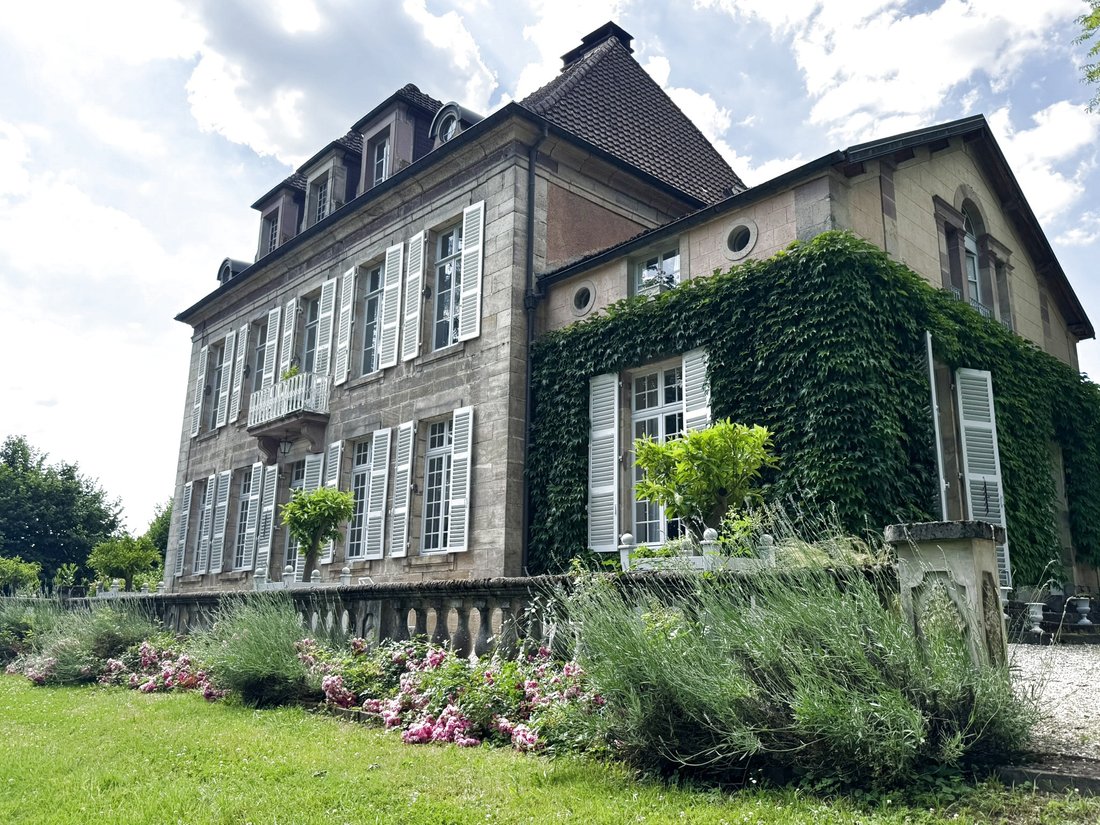 Whispers of the 18th Century: A Castle’s Timeless Embrace in Luxeuil-les-Bains