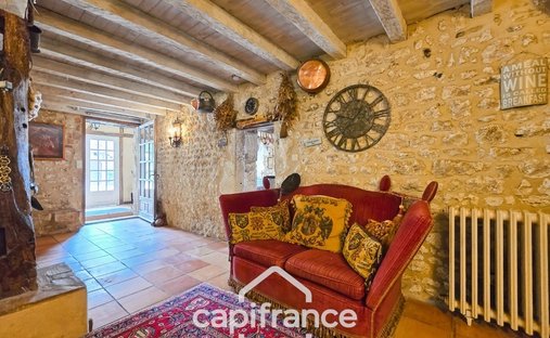 Castle for Sale in Saussignac, Nouvelle-Aquitaine, France