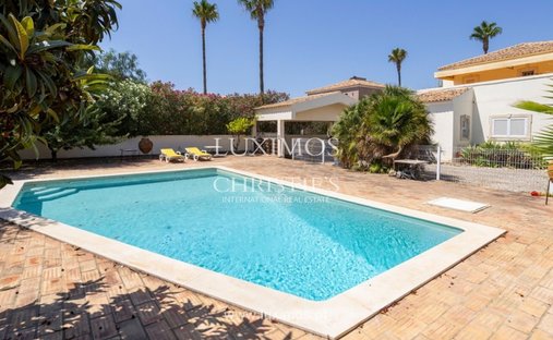 Villa in Loule (Sao Clemente), Algarve, Portugal 1