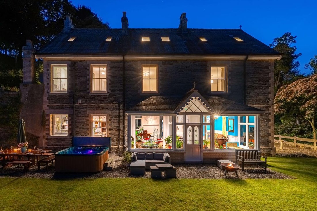House in Cornwall, England 3 - 16058973