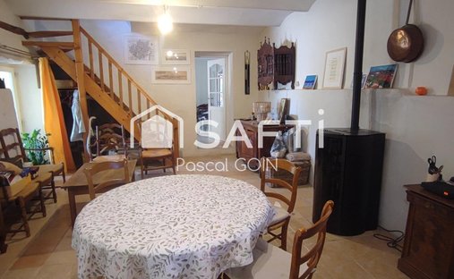 Saint Jean De Maruéjols Gard Castle With 2 Gites, A Large Private Area And Swimming Pool