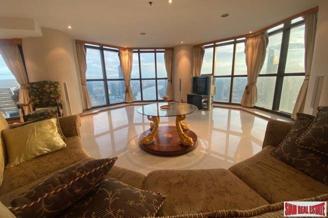 State Tower -192 sq.m. River View Corner Unit on the 48th Floor, 1 Bed-2 Baths at Silom-Bangrak