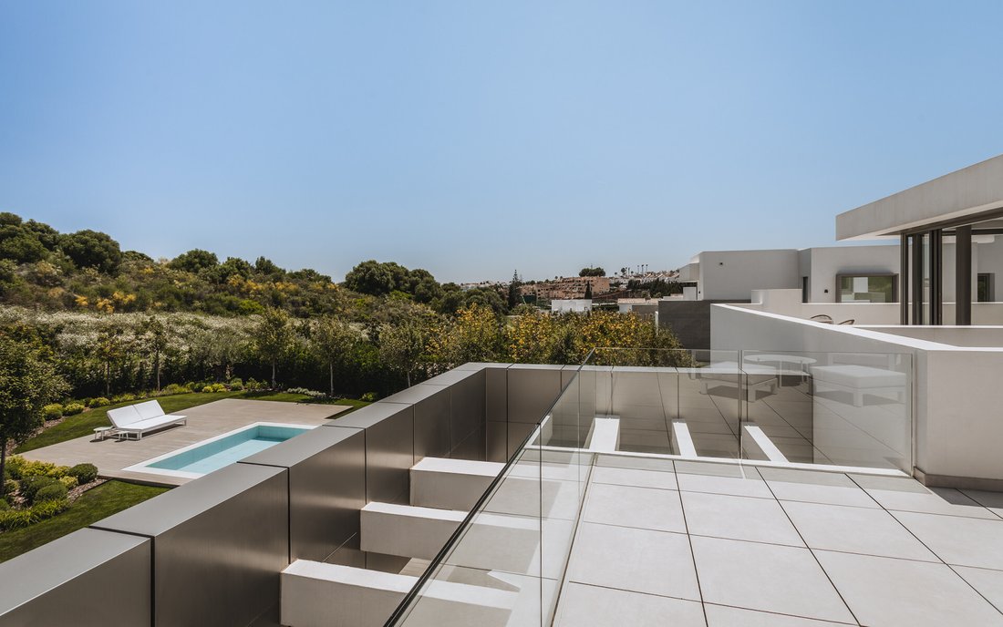 Villa in El Paraíso, Benahavis, Spain 5 - 16062346