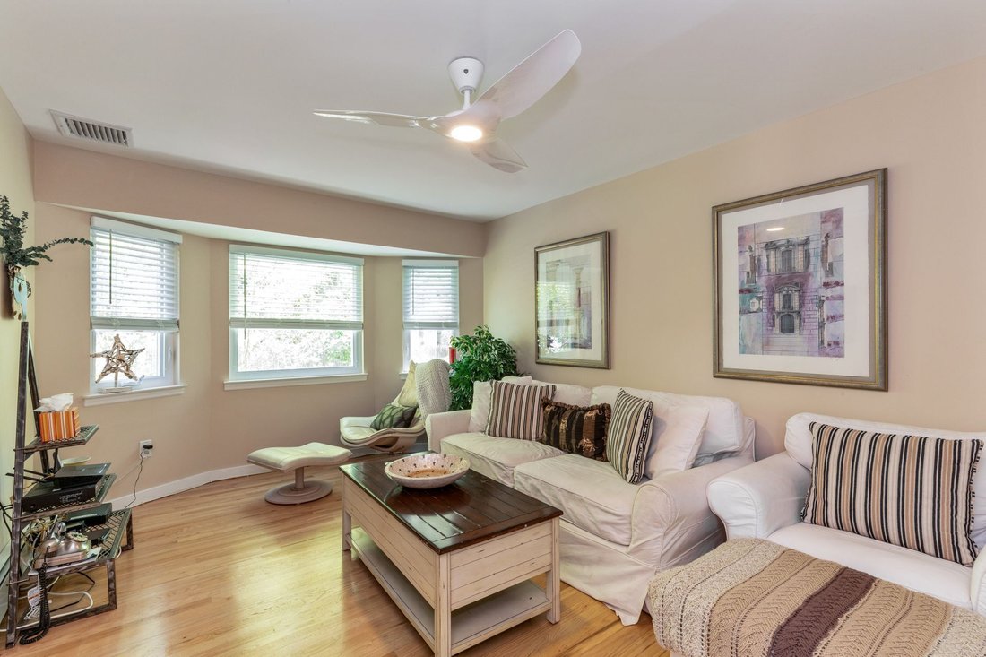 East Hampton, New York, United States 3 - 16058140