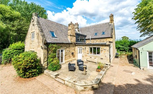 House in East Hardwick, England 1