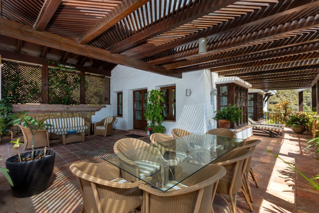 Villa in Benahavis, Andalusia, Spain 1 - 16057957