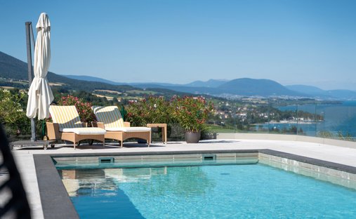 Villa in La Grande B�roche, Neuch�tel, Switzerland 1