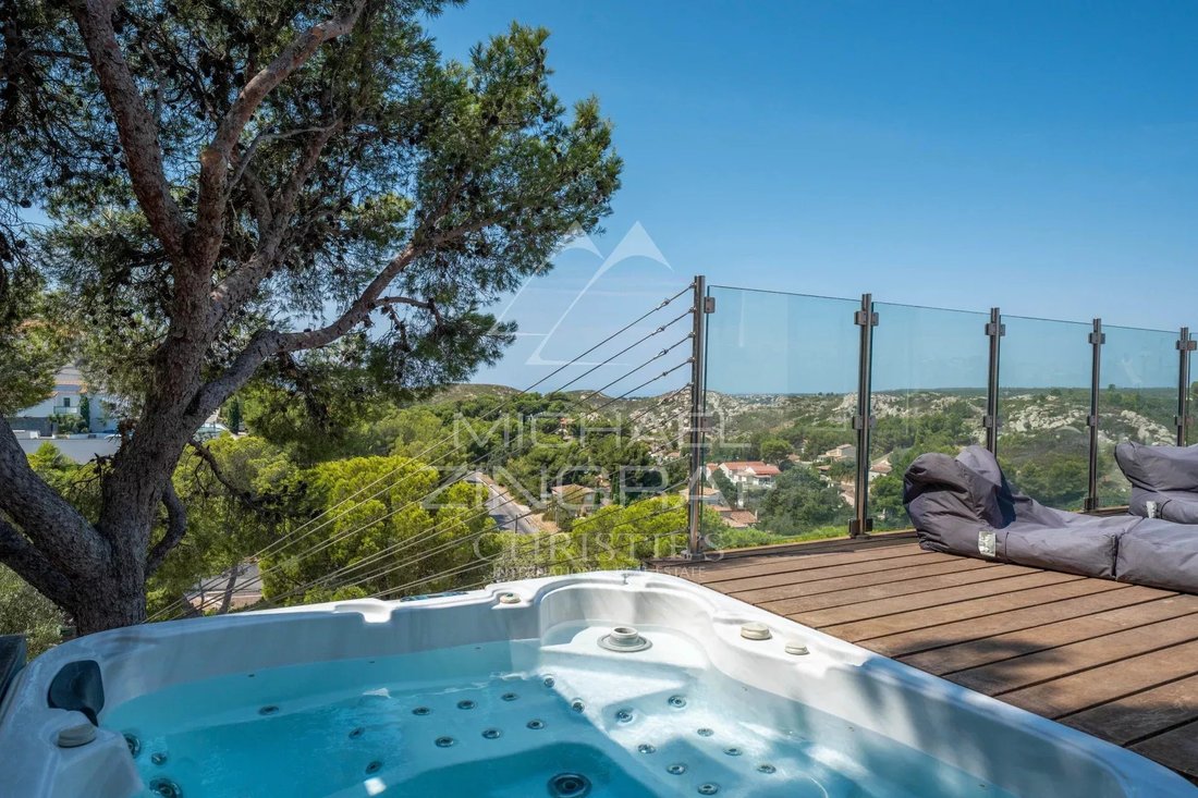 Villa in Est Reganat Destral, Carry-le-Rouet, France 1 - 16063525