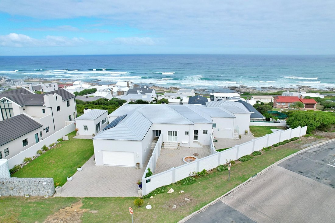 House in Struis Bay, Western Cape, South Africa 1 - 15854008
