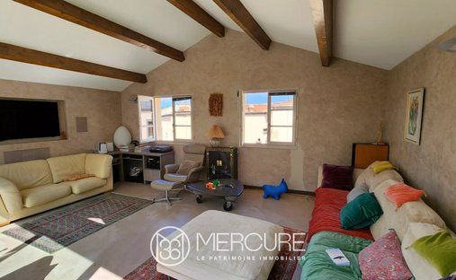 Estate With 18th Century Château, Outbuildings, Swimming Pool, Tennis Court, 10min From Riom Center - 5