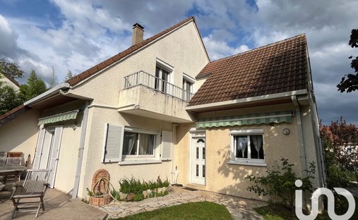 House in Le Bois du Luat, Eaubonne, France 1