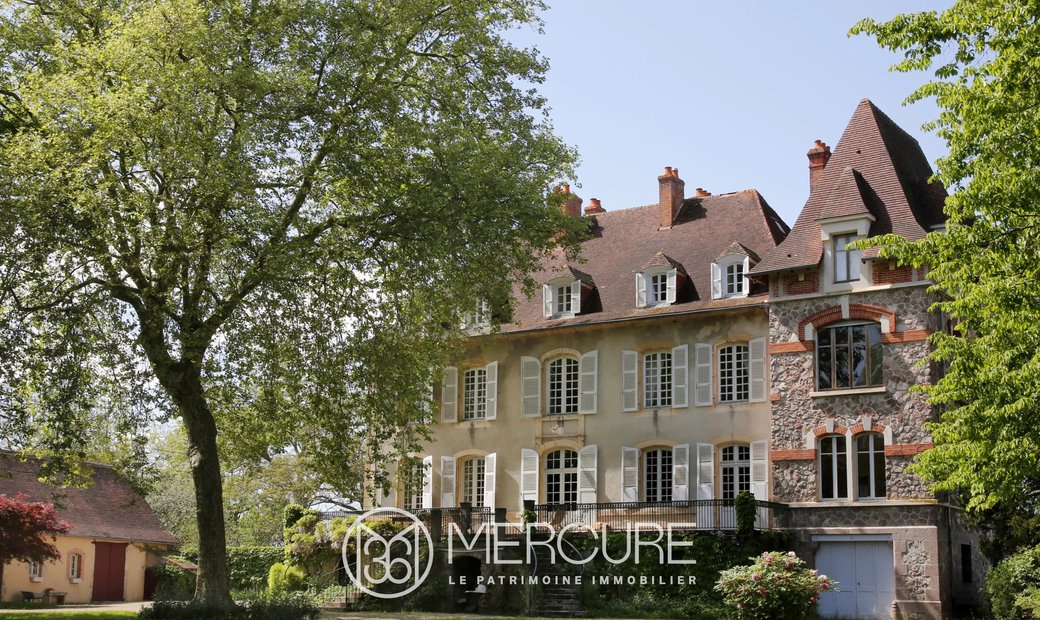 Castle for Sale in Treteau, Auvergne-Rhône-Alpes, France