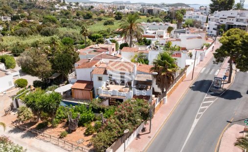 Villa in Santa Eulària des Riu, Balearische Inseln, Spanien 1
