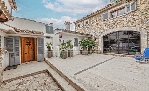 Townhouse in Puigpunyent, Balearic Islands, Spain 1