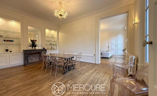 Castle for Sale in Châtellerault, Nouvelle-Aquitaine, France