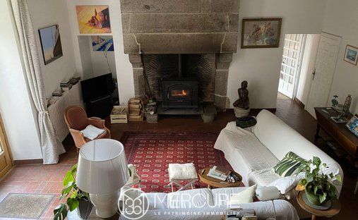 South Vendee 14th And 15th Century Chateau 10 Hectare Parkland