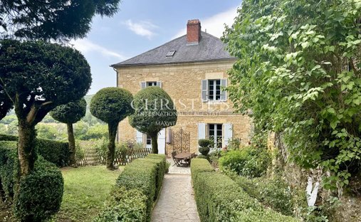 House in Beynac-et-Cazenac, Nouvelle-Aquitaine, France 1