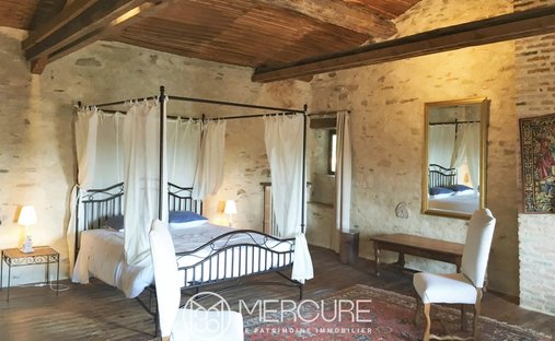 South Vendee 14th And 15th Century Chateau 10 Hectare Parkland