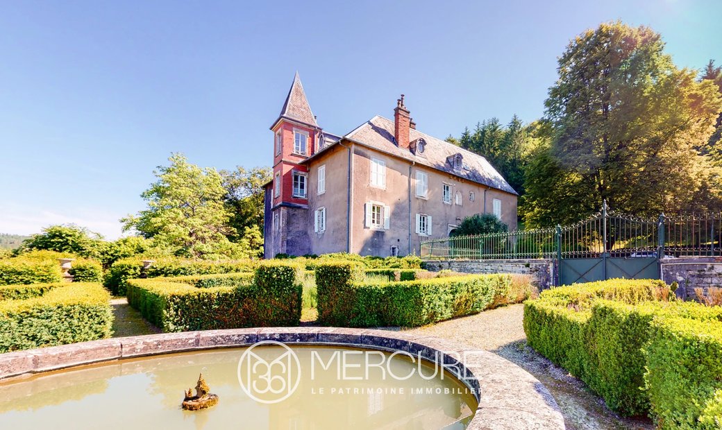 Castle Dating Back To The 15th Century, Rebuilt In The 19th Century, Approx. 1.8 Hectares Of Parklan