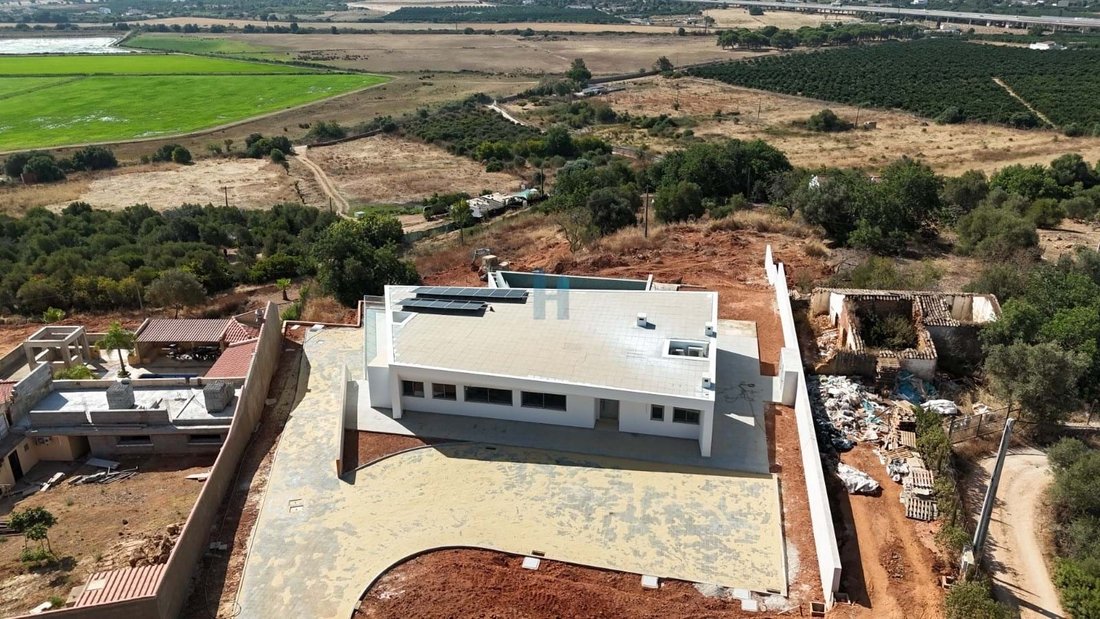 Villa in Silves, Algarve, Portugal 1 - 15996781