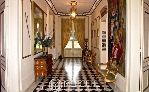 Castle for Sale in La Roche-Posay, Nouvelle-Aquitaine, France