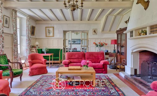 Near Bayeux Elegant XVII Ith Century Castle With 60 Ha Park