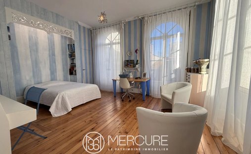 Castle for Sale in Châtellerault, Nouvelle-Aquitaine, France