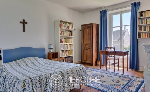 Near Bayeux Elegant XVII Ith Century Castle With 60 Ha Park