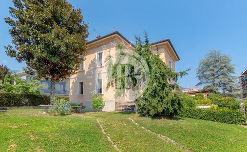 Villa en Erba, Lombardía, Italia 1