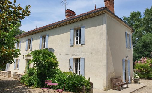 Maison à Sauveterre-de-Guyenne, Nouvelle-Aquitaine, France 1