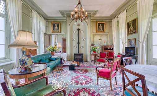 Château Du XVII Ie Et Son Domaine De 13 Hectares