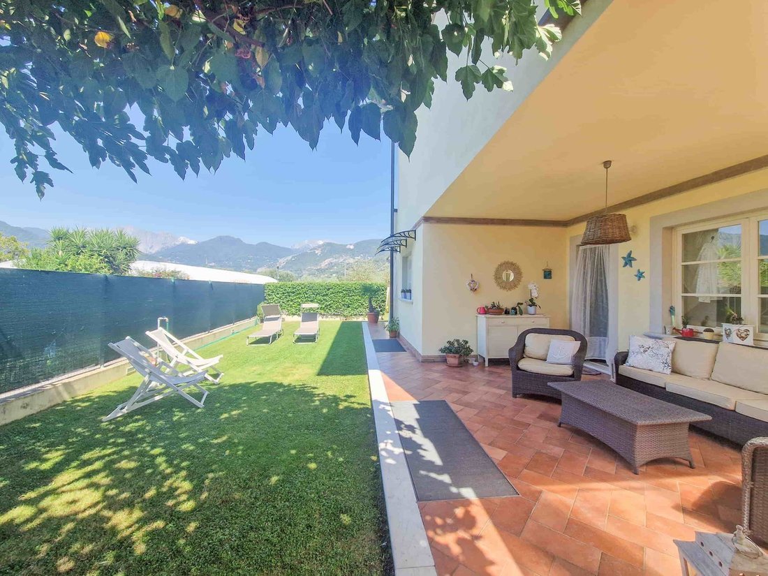 House in Pietrasanta, Tuscany, Italy 3 - 16064824