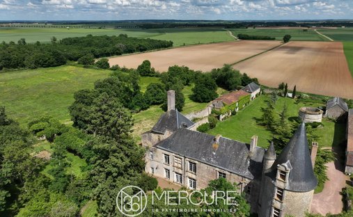 Chateau Château In Deux Sèvres