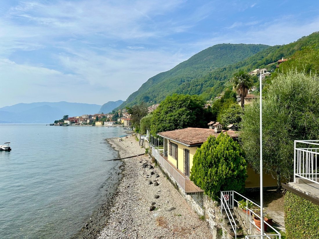 Villa in Acquaseria, Lombardy, Italy 2 - 16063450