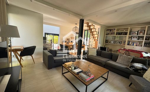 House in Napoleon, Maisons-Laffitte, France 1