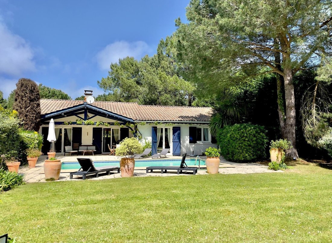 Villa in Lege Bourg, Lège-Cap-Ferret, France 1 - 16066333