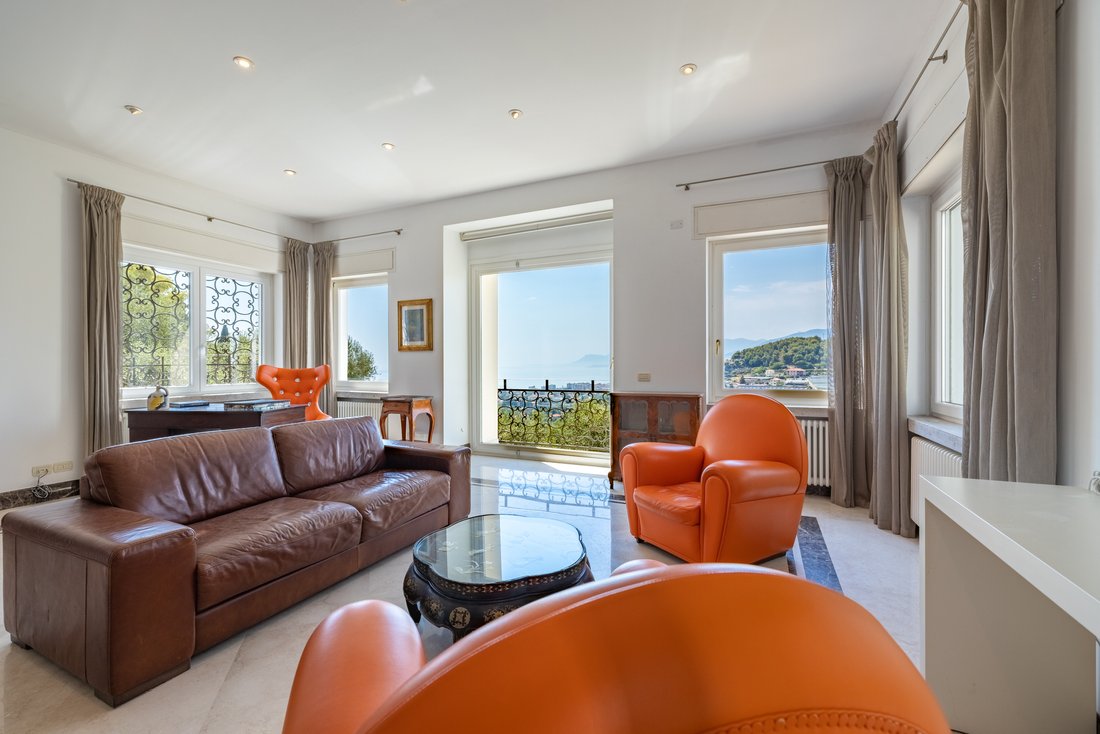 Villa in Bordighera, Liguria, Italy 1 - 16069015