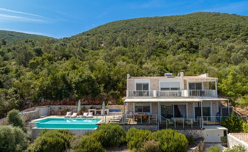 Villa a Eugirou, Apollonioi, Grecia 1