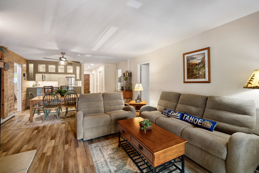 Condo in Incline Village, Nevada, United States 3 - 16068974