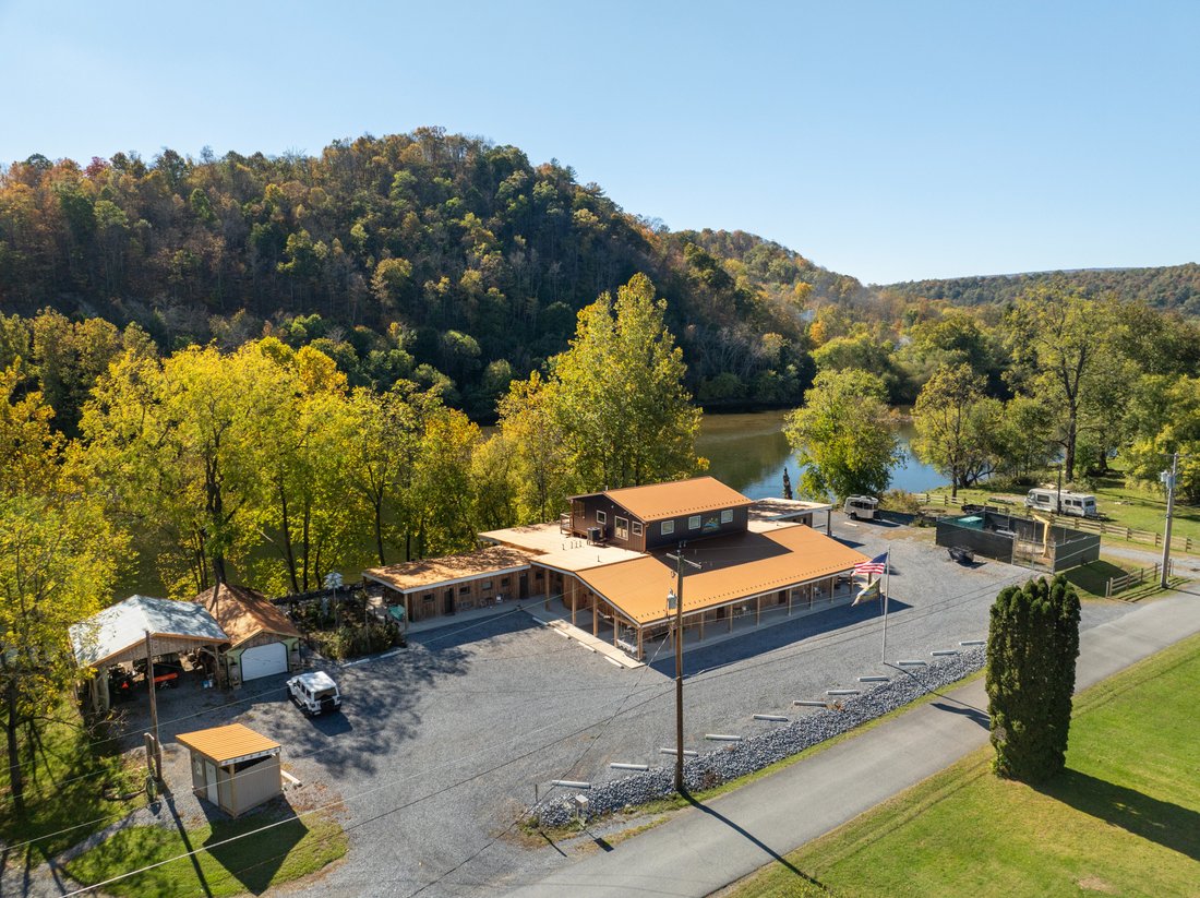 Mount Union, Pennsylvania, United States 1 - 16069029