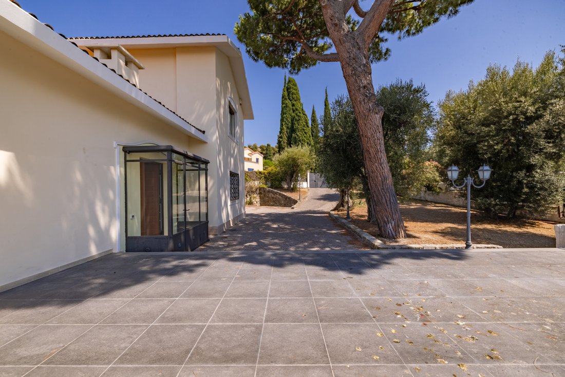 Villa in Bordighera, Liguria, Italy 5 - 16069015