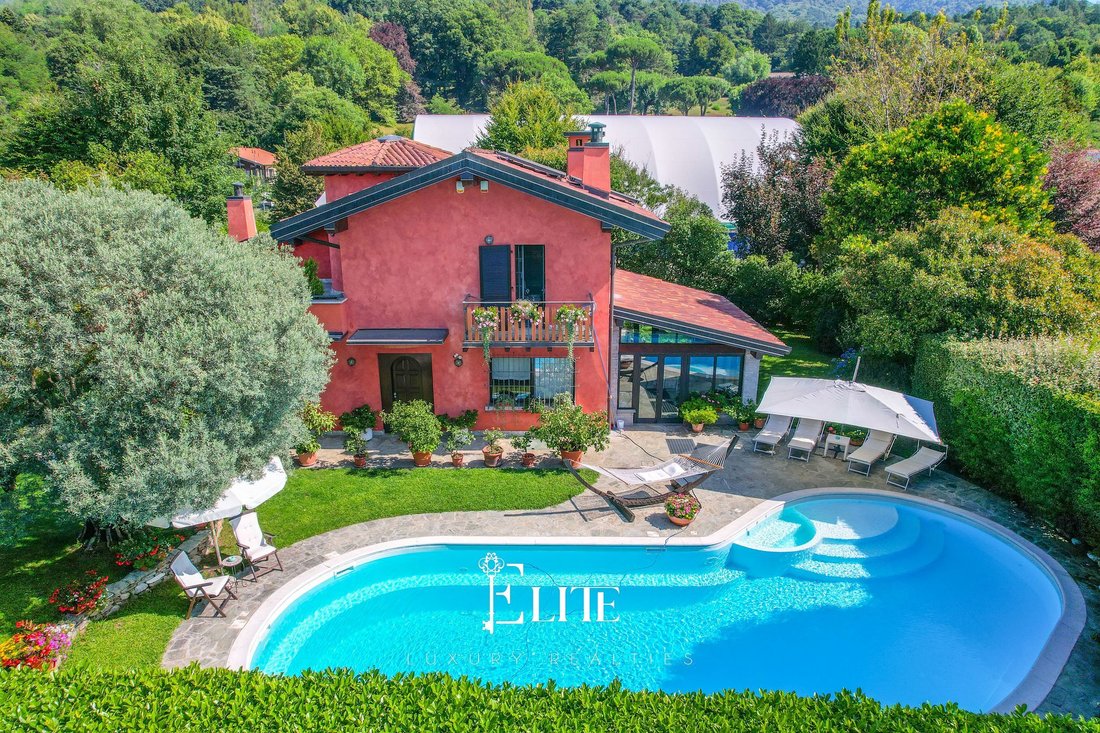 Villa in Barasso, Lombardy, Italy 3 - 16069087