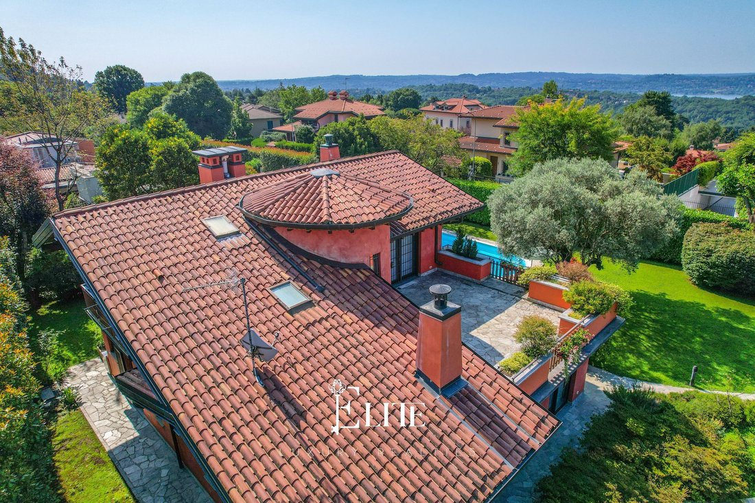 Villa in Barasso, Lombardy, Italy 5 - 16069087