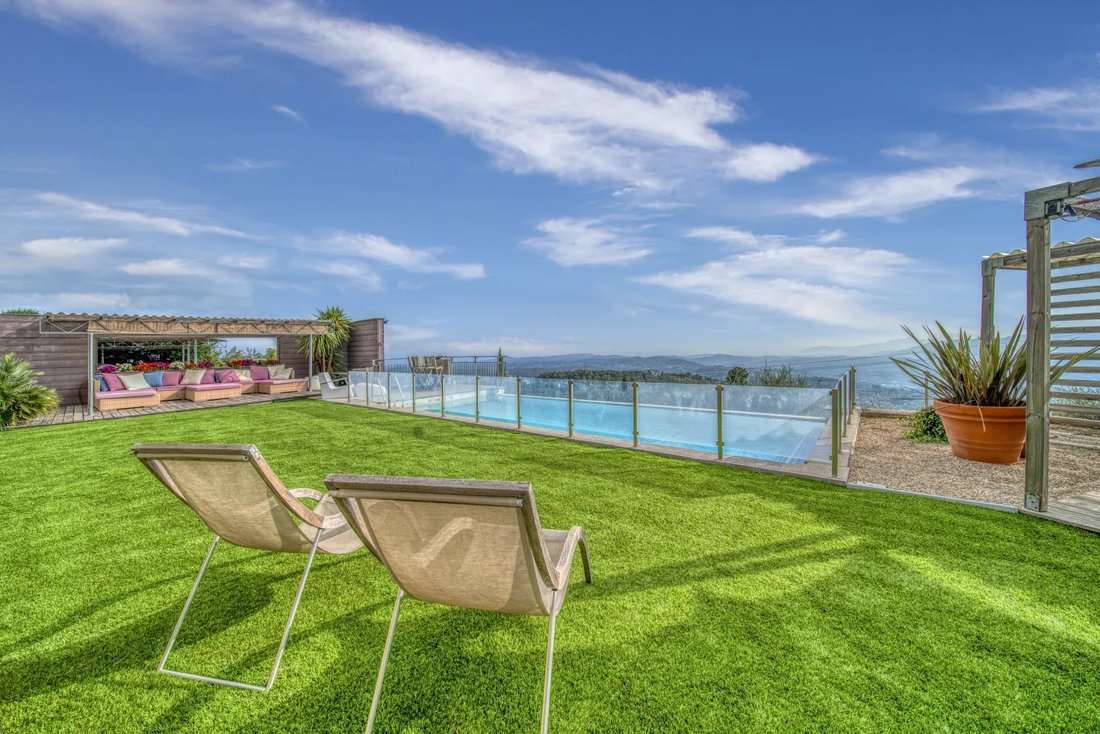 Villa in Châteauneuf-Grasse, Provence-Alpes-Côte d'Azur, France 5 - 13428678