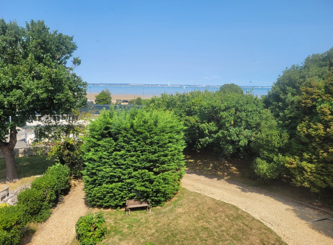 House in Ryde, England 3 - 16070684