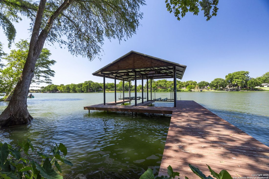 House in New Braunfels, Texas, United States 4 - 16069877