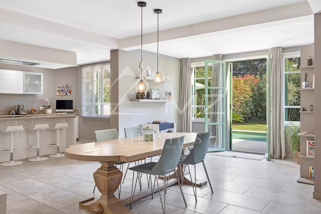 Villa in Antibes, Provence-Alpes-Côte d'Azur, France 5 - 11877367