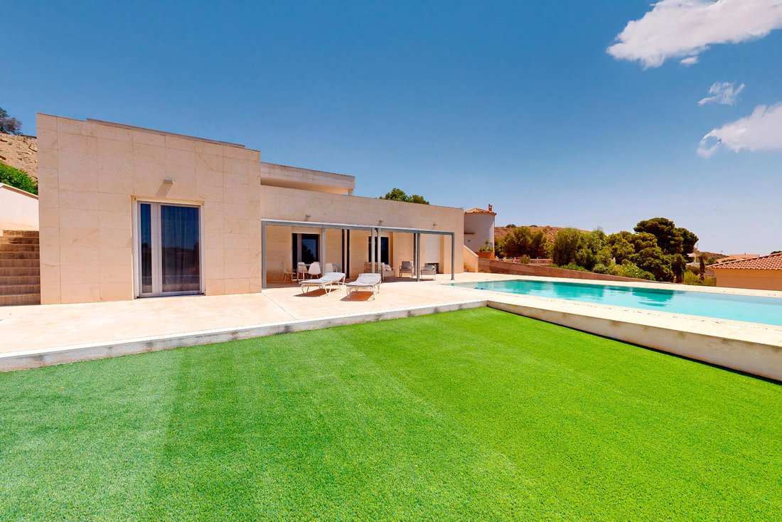 Chalet in Alicante, Valencian Community, Spain 5 - 16069122