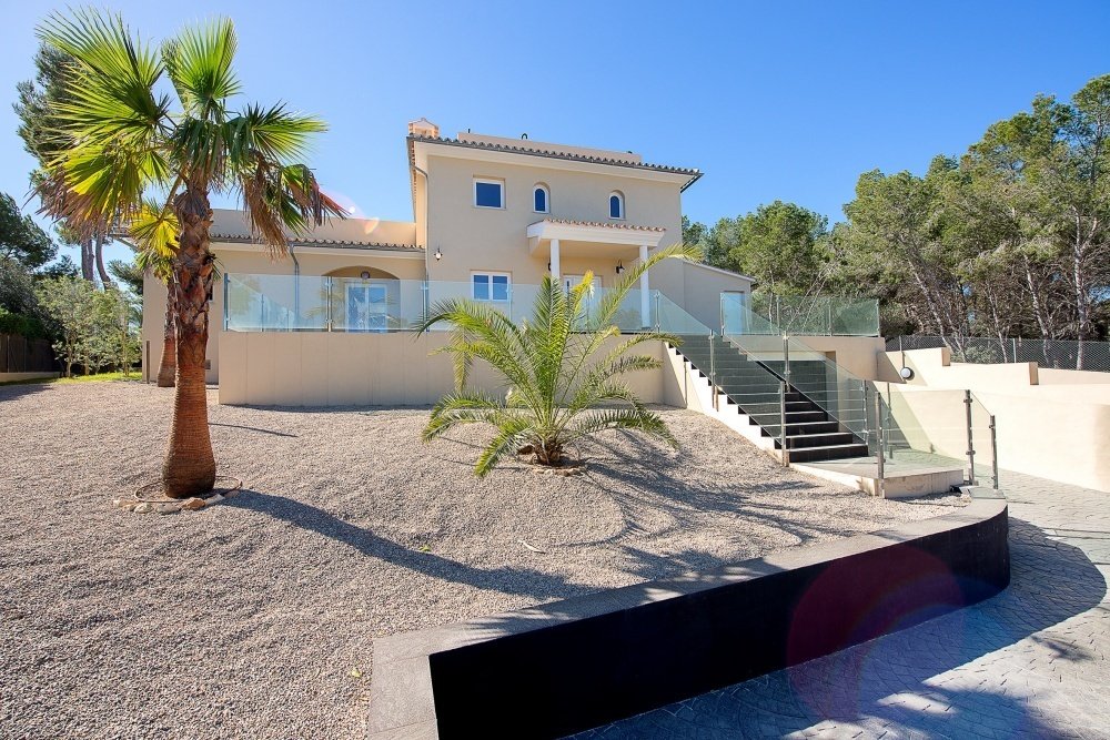 Villa in Sol de Mallorca, Calvia, Balearic Islands 2 - 12381870